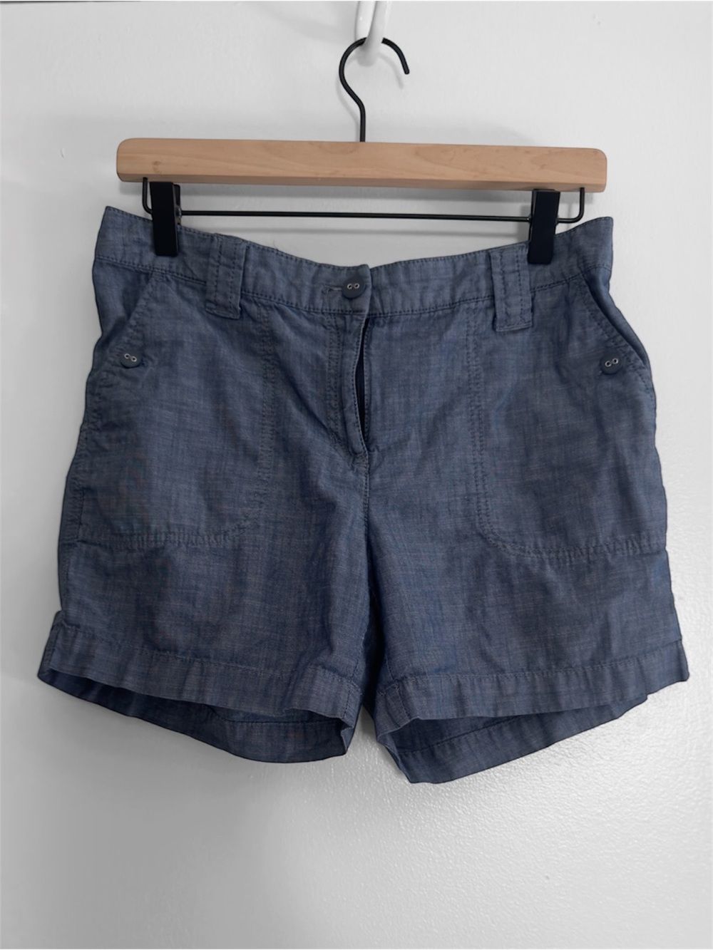 Van Heusen Blue Chambray Cotton Shorts Size 4 Summer Casual Coastal